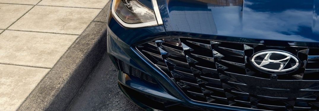 Close Up of 2022 Hyundai Sonata Front Grille
