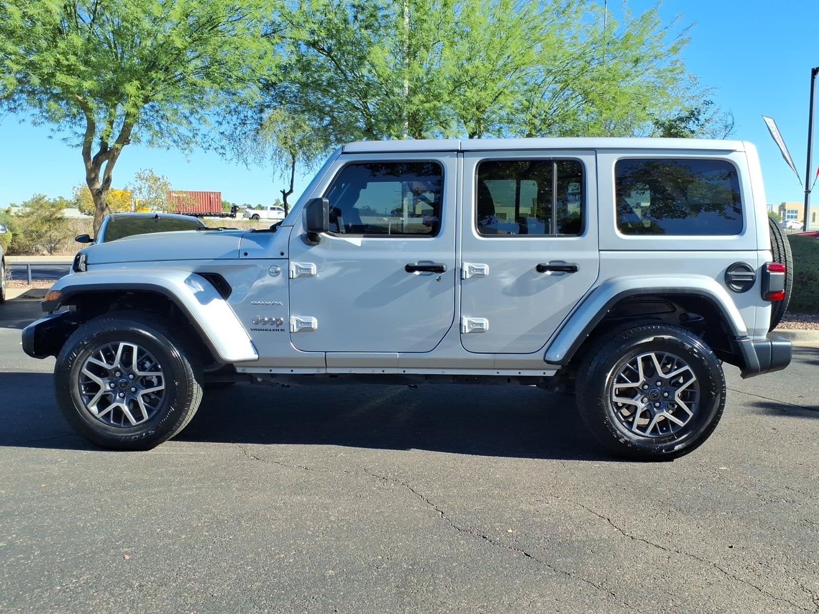 2024 Jeep Wrangler Sahara**1 OWNER CLEAN C/FAX