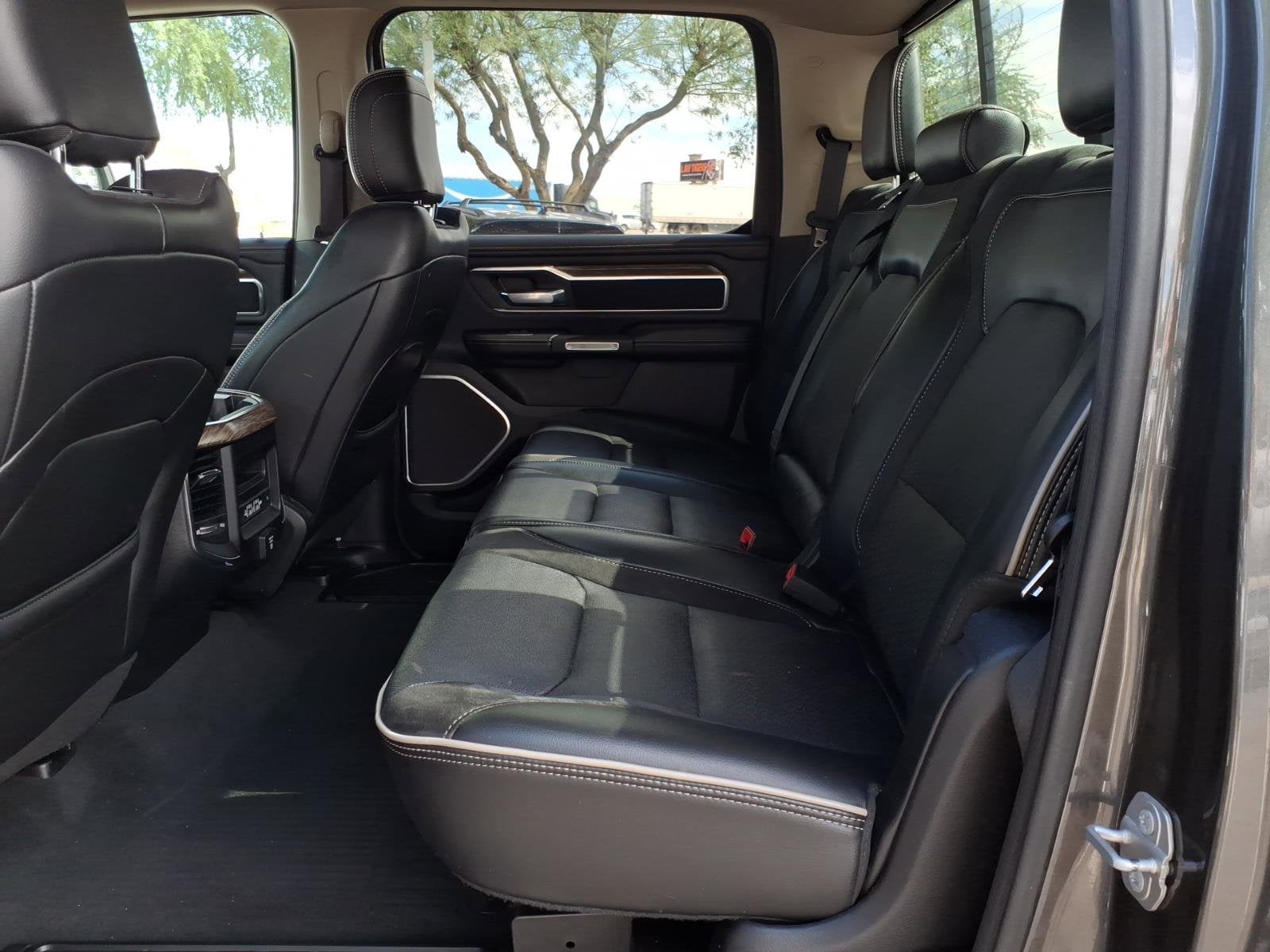 2019 RAM 1500 Laramie***BIG WHEELS AND TIRES!