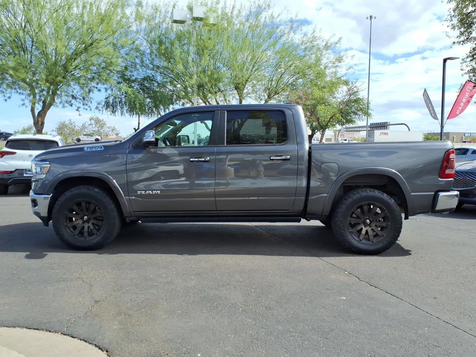 2019 RAM 1500 Laramie***BIG WHEELS AND TIRES!