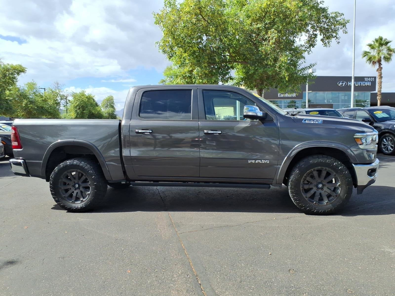 2019 RAM 1500 Laramie***BIG WHEELS AND TIRES!
