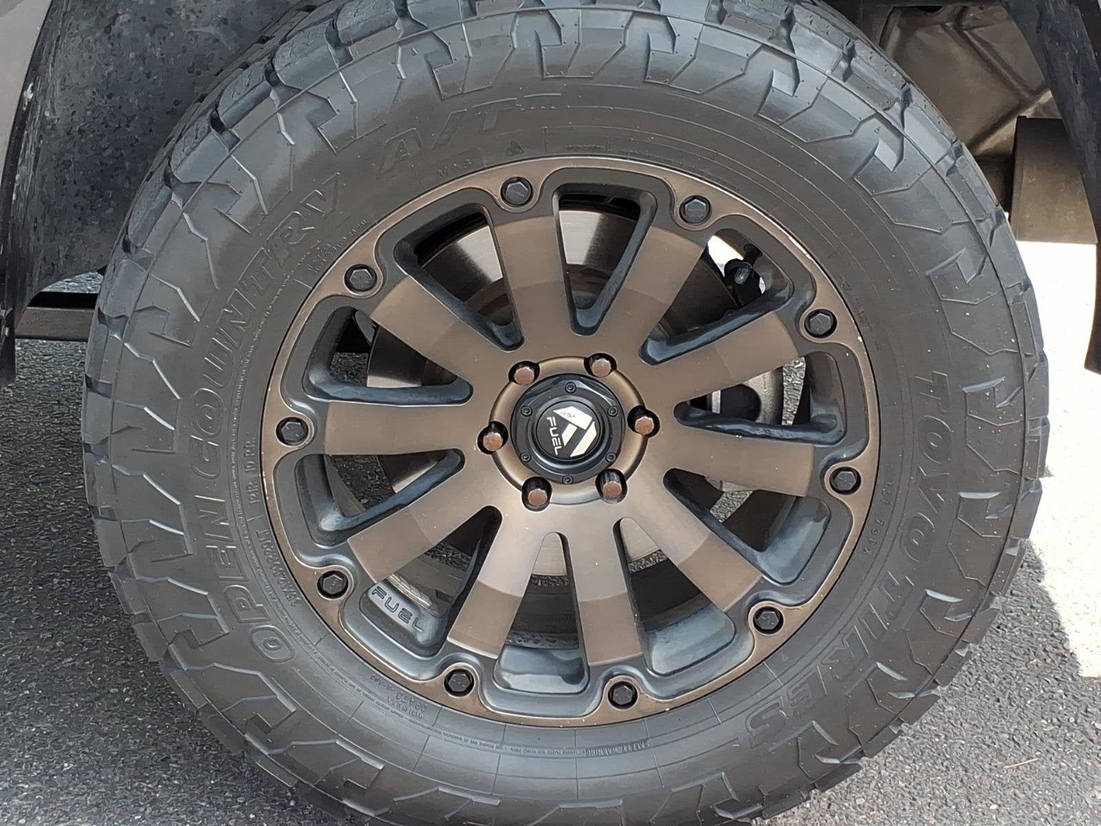 2019 RAM 1500 Laramie***BIG WHEELS AND TIRES!