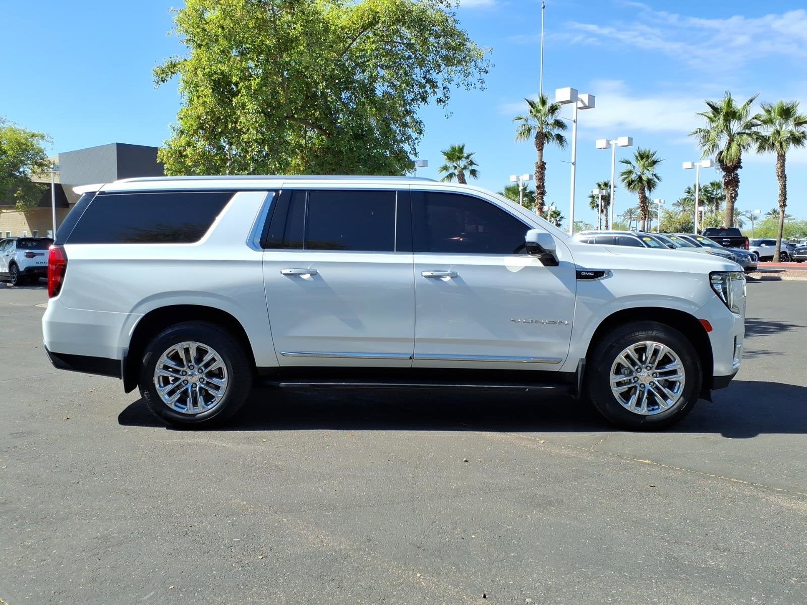 2022 GMC Yukon XL SLT