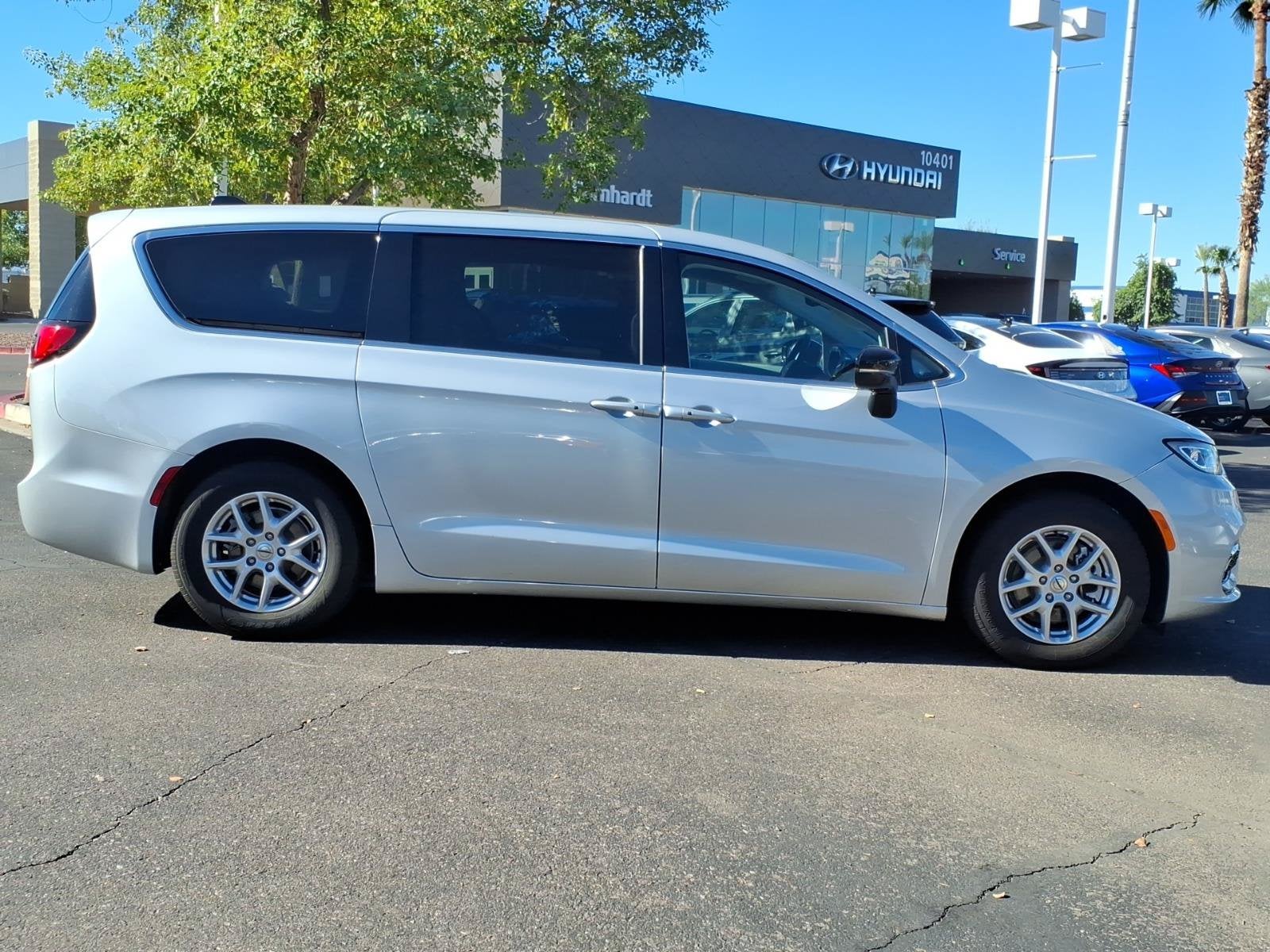 2024 Chrysler Pacifica Touring L