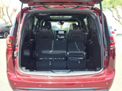 2023 Chrysler Pacifica Limited****LOADED 1 OWNER!!