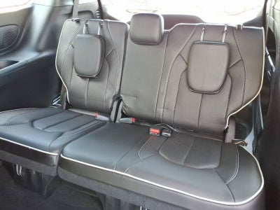 2023 Chrysler Pacifica Limited****LOADED 1 OWNER!!
