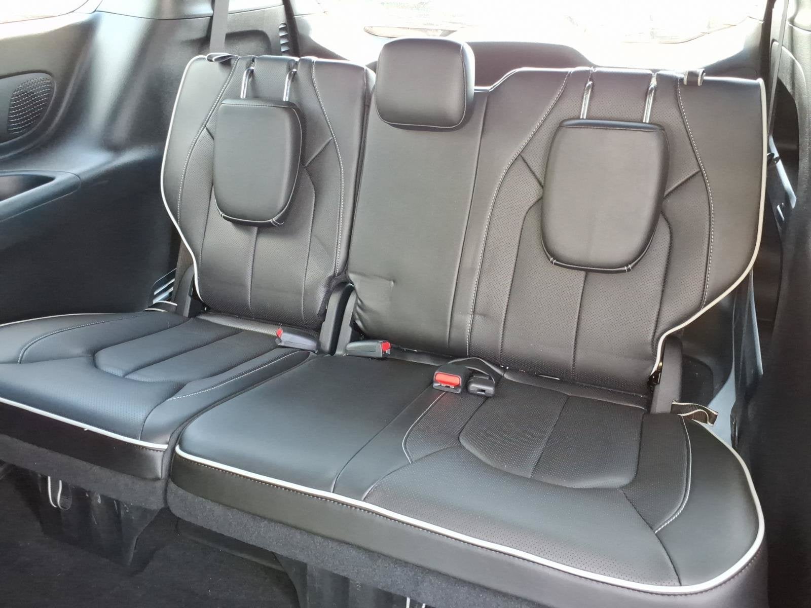 2023 Chrysler Pacifica Limited****LOADED 1 OWNER!!