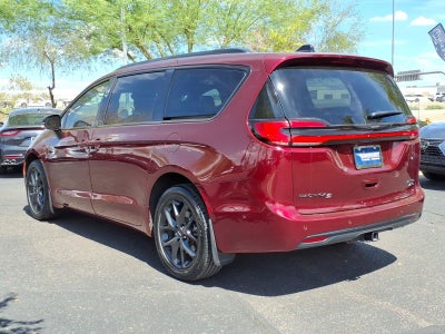 2023 Chrysler Pacifica Limited****LOADED 1 OWNER!!