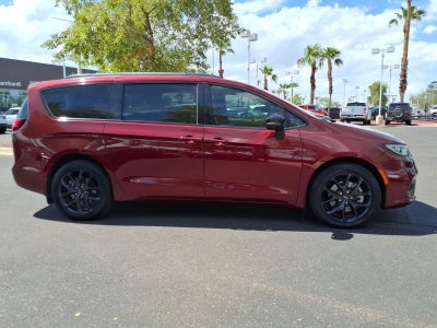 2023 Chrysler Pacifica Limited****LOADED 1 OWNER!!
