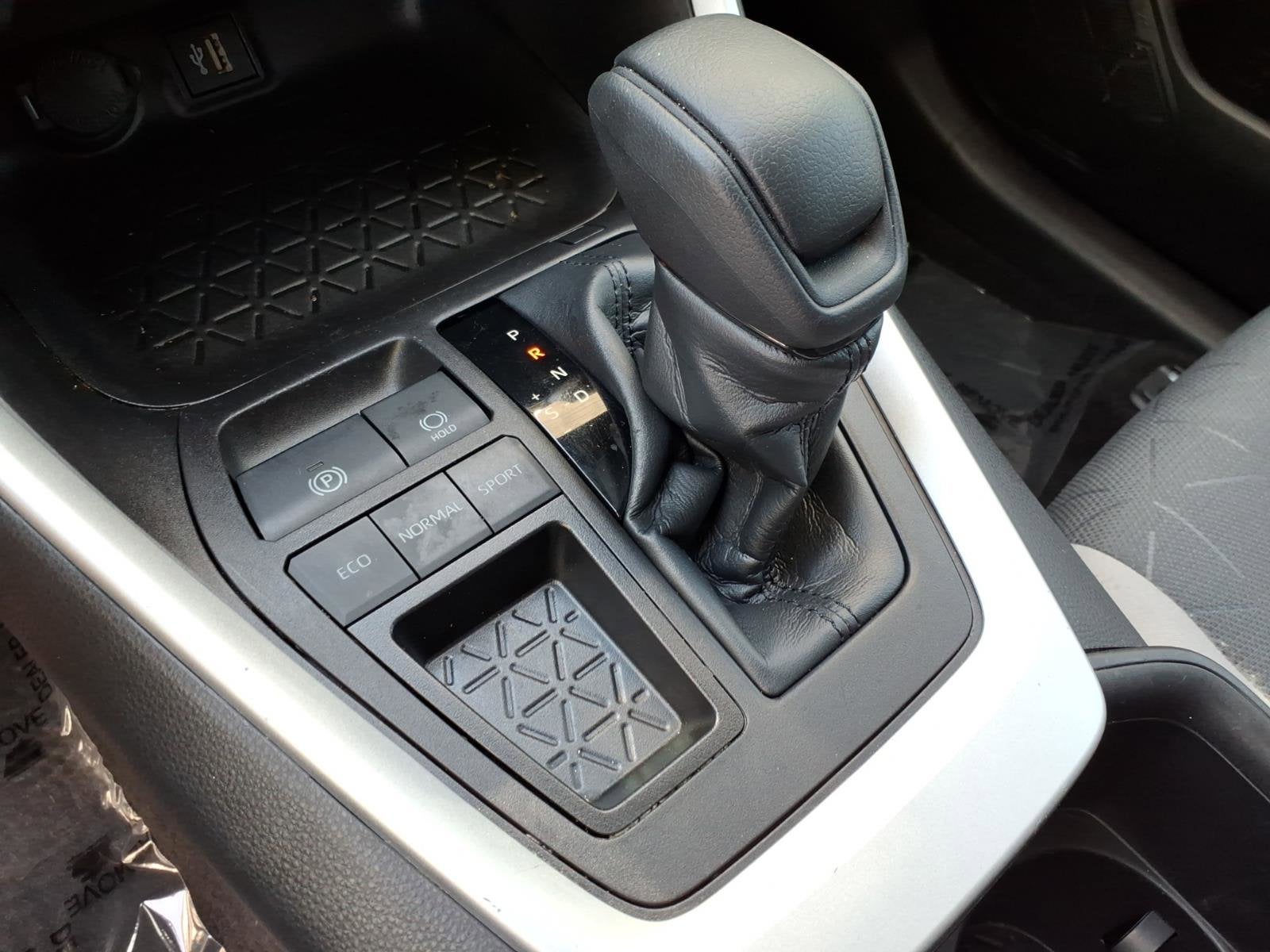 2023 Toyota RAV4 XLE**1 OWNER CLEAN CARFAX!