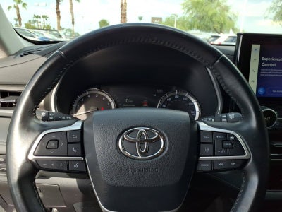 2023 Toyota Highlander Base