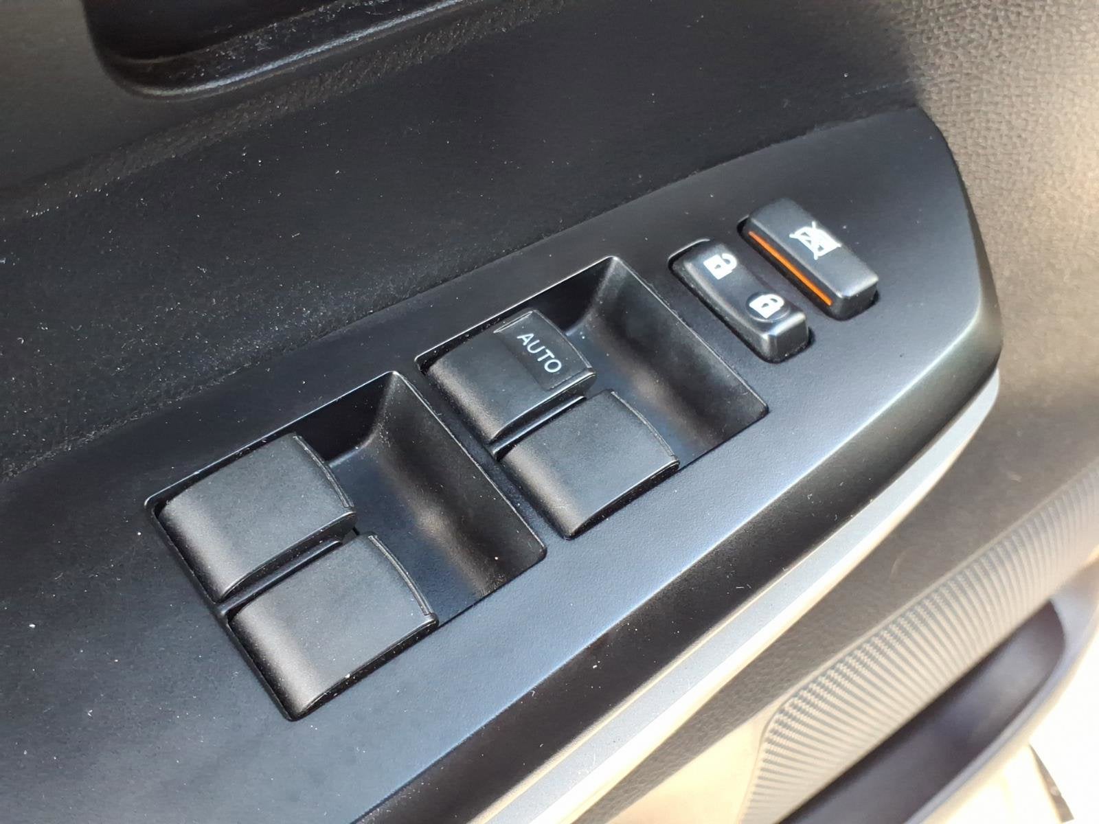 2017 Toyota Tundra 2WD SR5***HARD TO FIND CHEAP!!!