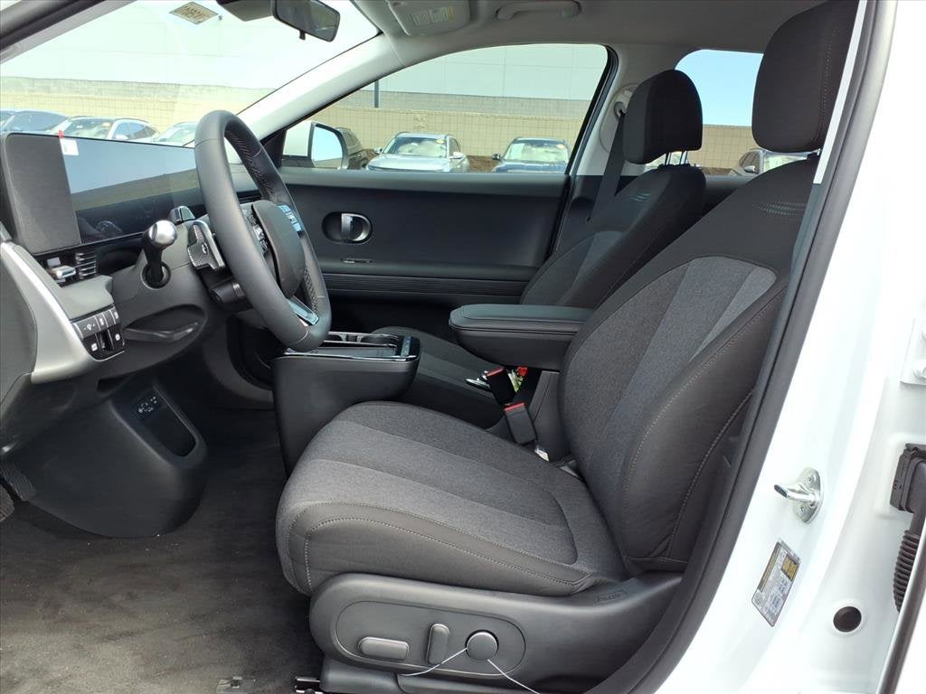 2025 Hyundai IONIQ 5 SE Standard Range