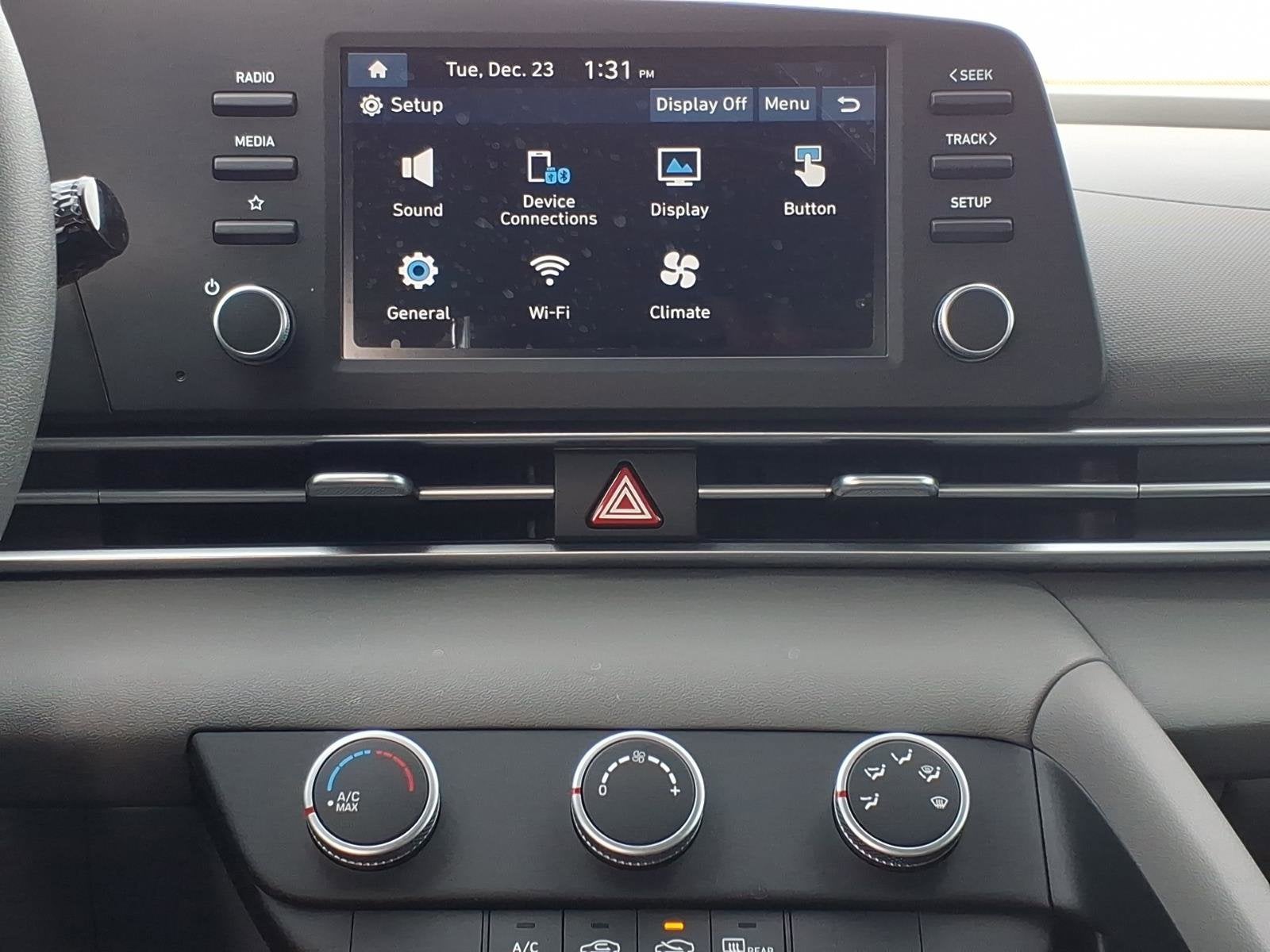 2026 Hyundai ELANTRA SE