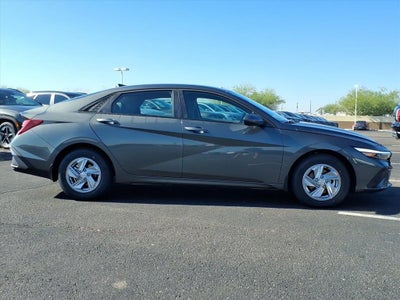 2026 Hyundai ELANTRA SE