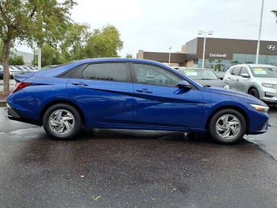 2025 Hyundai ELANTRA SE
