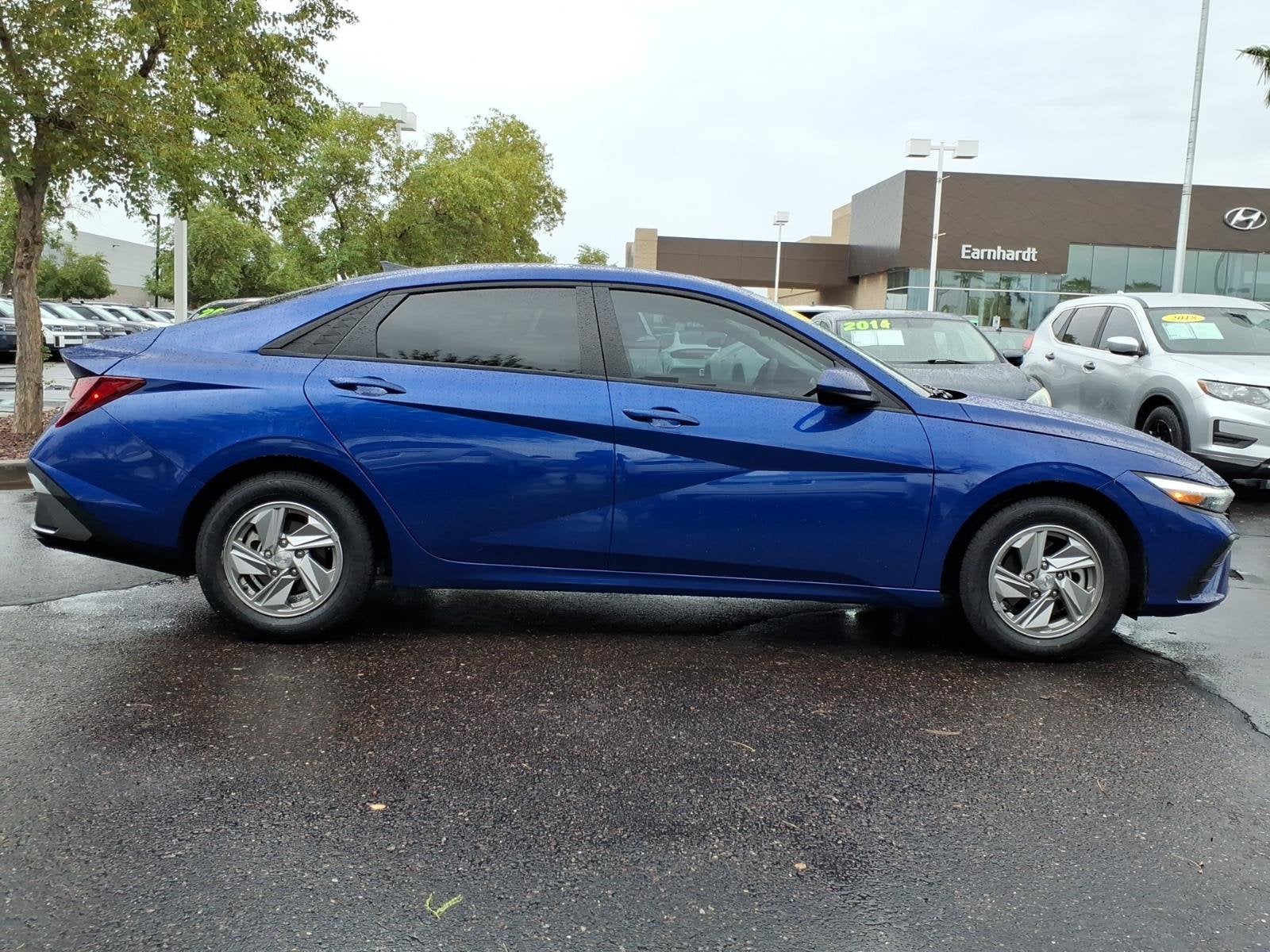 2025 Hyundai ELANTRA SE