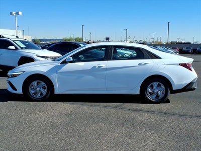 2026 Hyundai ELANTRA SE