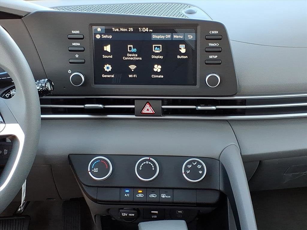 2026 Hyundai ELANTRA SE