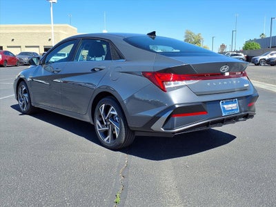 2025 Hyundai ELANTRA Limited