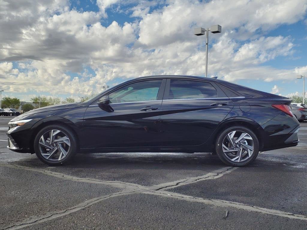 2025 Hyundai ELANTRA Limited