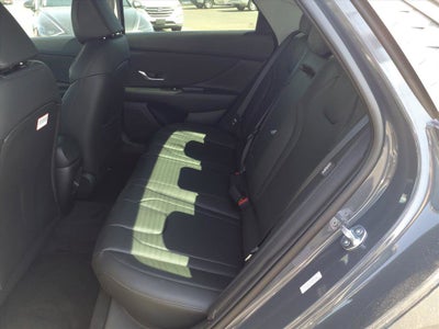 2025 Hyundai ELANTRA Limited