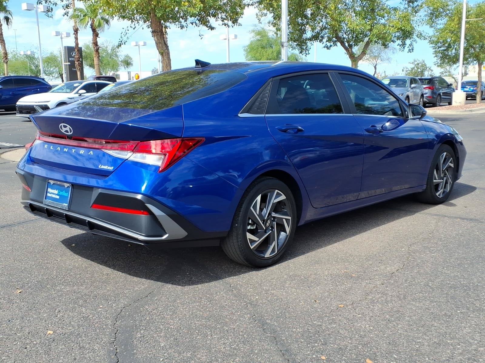 2025 Hyundai ELANTRA Limited