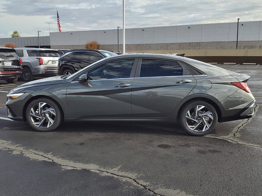 2025 Hyundai ELANTRA Limited