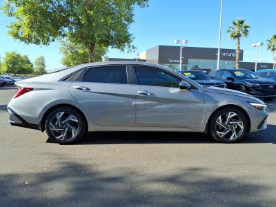 2025 Hyundai ELANTRA Limited