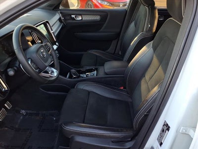 2020 Volvo XC40 R-Design