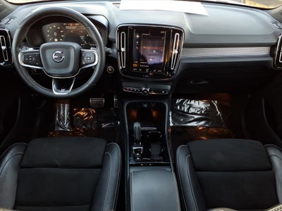 2020 Volvo XC40 R-Design