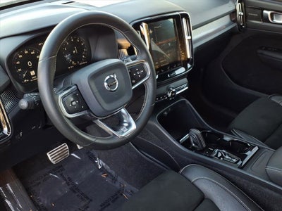 2020 Volvo XC40 R-Design