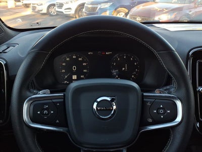 2020 Volvo XC40 R-Design