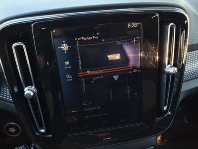 2020 Volvo XC40 R-Design