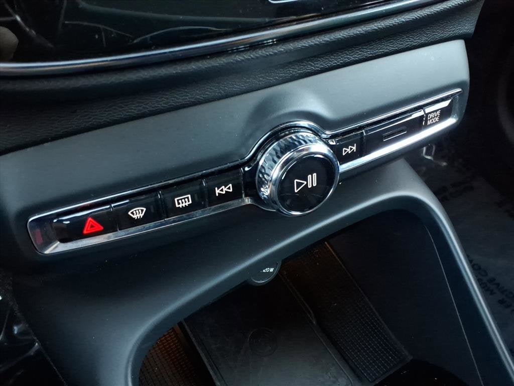 2020 Volvo XC40 R-Design