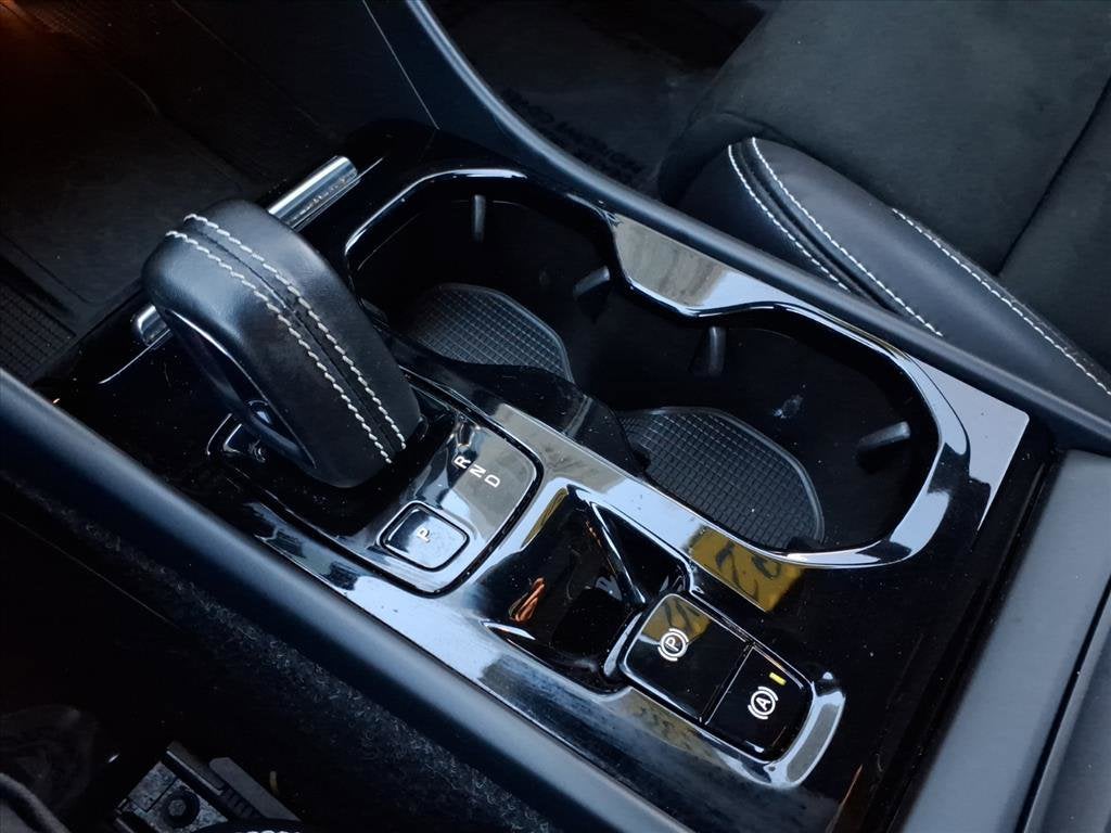 2020 Volvo XC40 R-Design