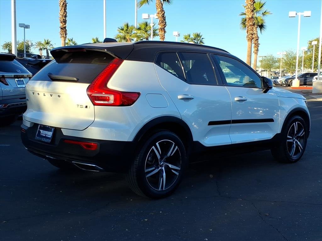 2020 Volvo XC40 R-Design