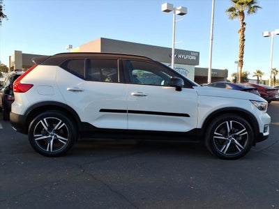 2020 Volvo XC40 R-Design