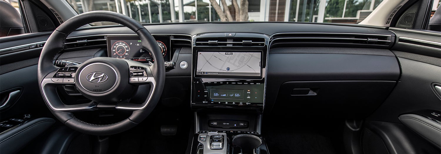 2024 Hyundai Palisade with ventilated seats in first and second rows - The comfortable and spacious interior of the 2024 Hyundai Palisade with ventilated seats in the first and second rows