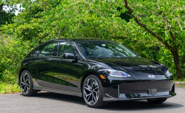 Reviews of 2023 Hyundai Ioniq 5 from US News, Motor Trend, and Car and Driver