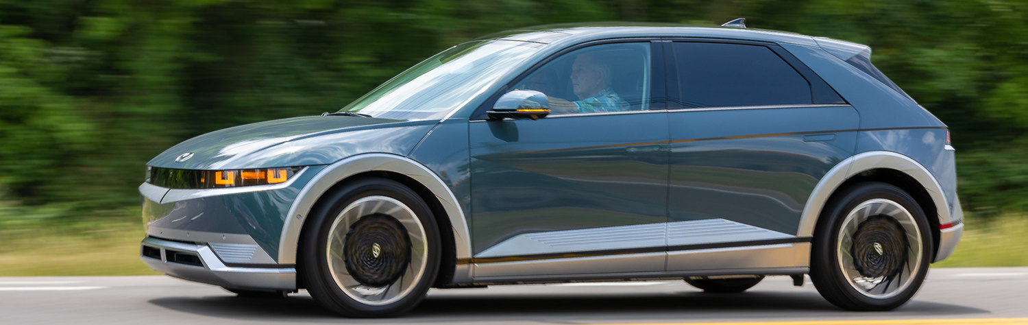 Comparison of EPA estimated range for 2023 Hyundai Ioniq 5 and 2023 Ford Mustang Mach-E